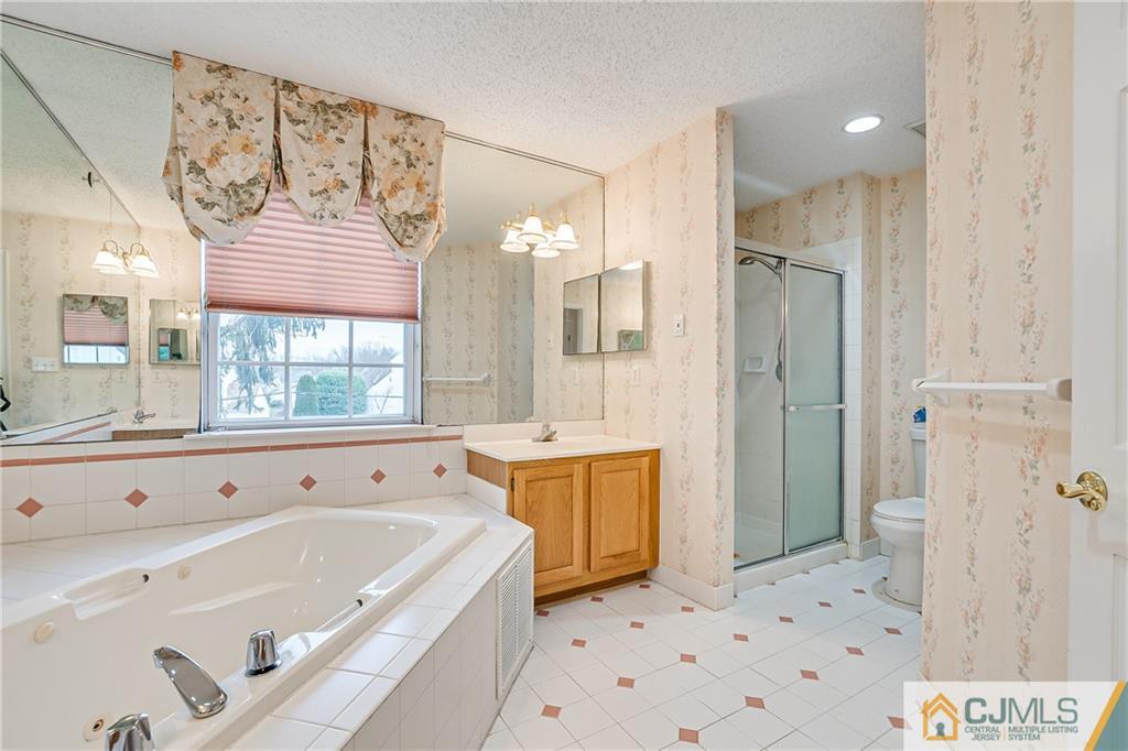 4 Prestwick Way, Unit 4 Edison, NJ 08820 - Photo 21 of 27 Gallery Image 21