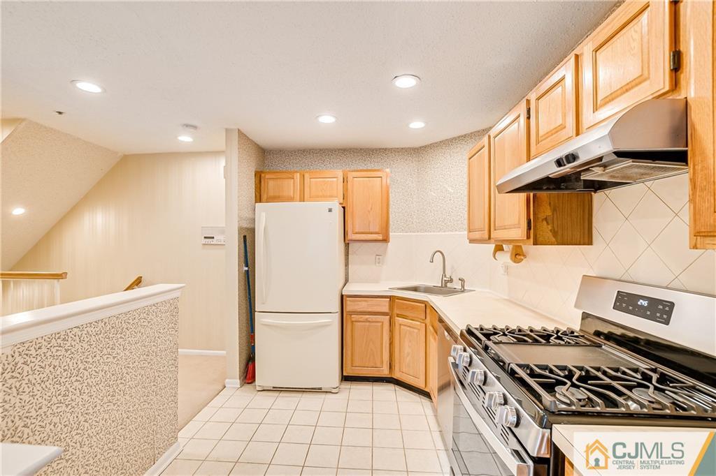 4 Prestwick Way, Unit 4 Edison, NJ 08820 - Photo 9 of 27 Gallery Image 9