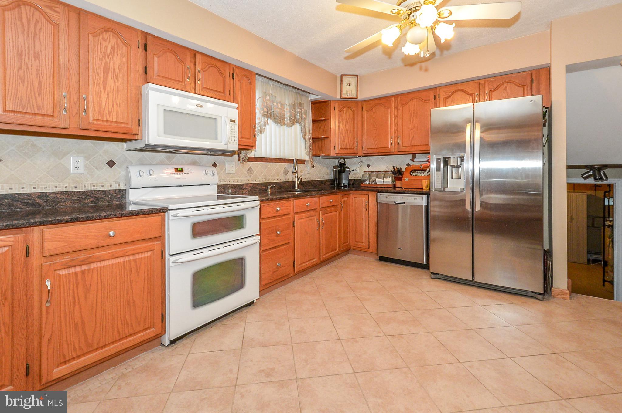 1247 Irma Road Warminster, PA 18974 - Photo 5 of 25 Gallery Image 5