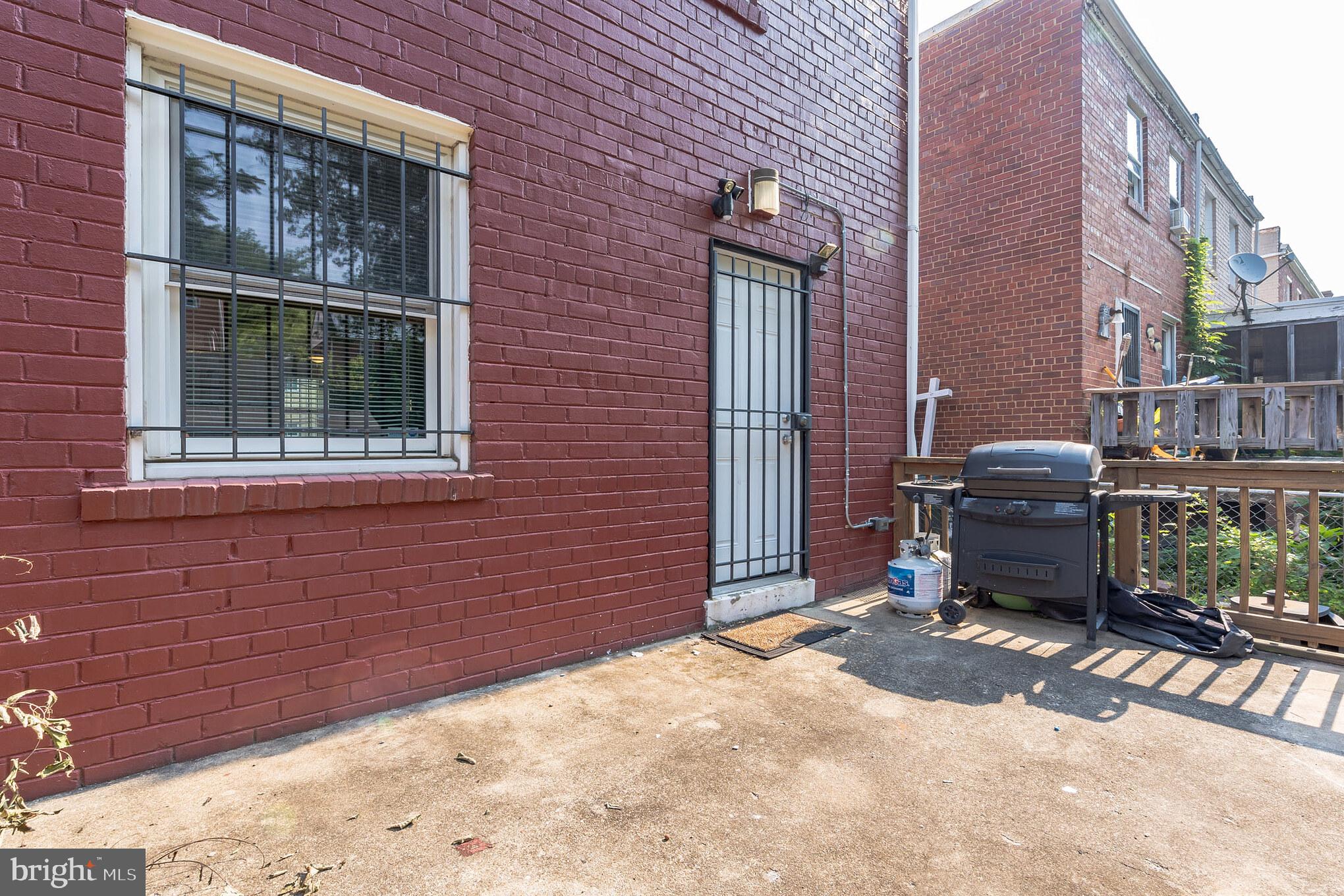 4615 Hillside Road Southeast Washington, DC 20019 - Photo 23 of 32 Deck