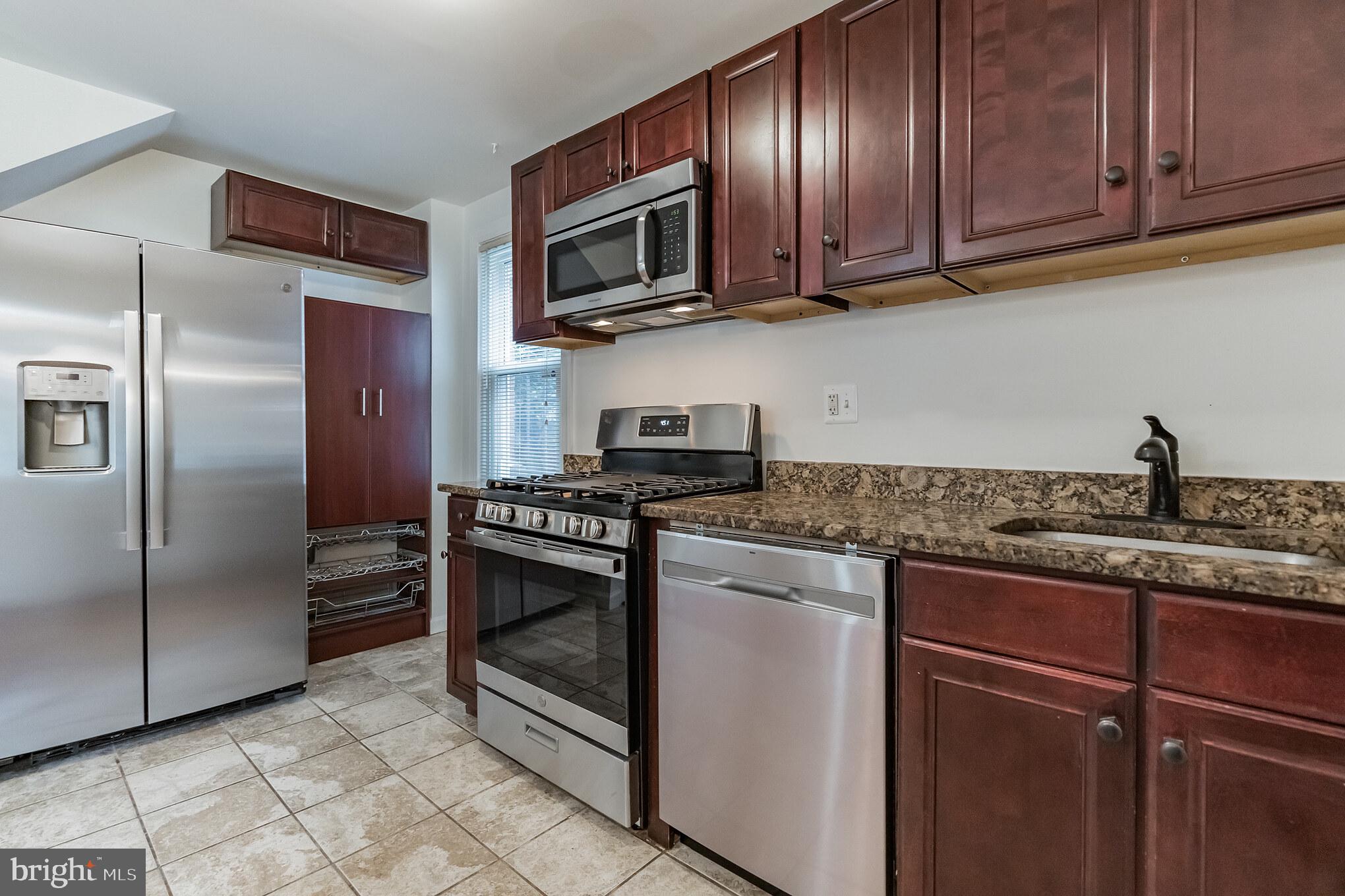 4615 Hillside Road Southeast Washington, DC 20019 - Photo 7 of 32 Kitchen