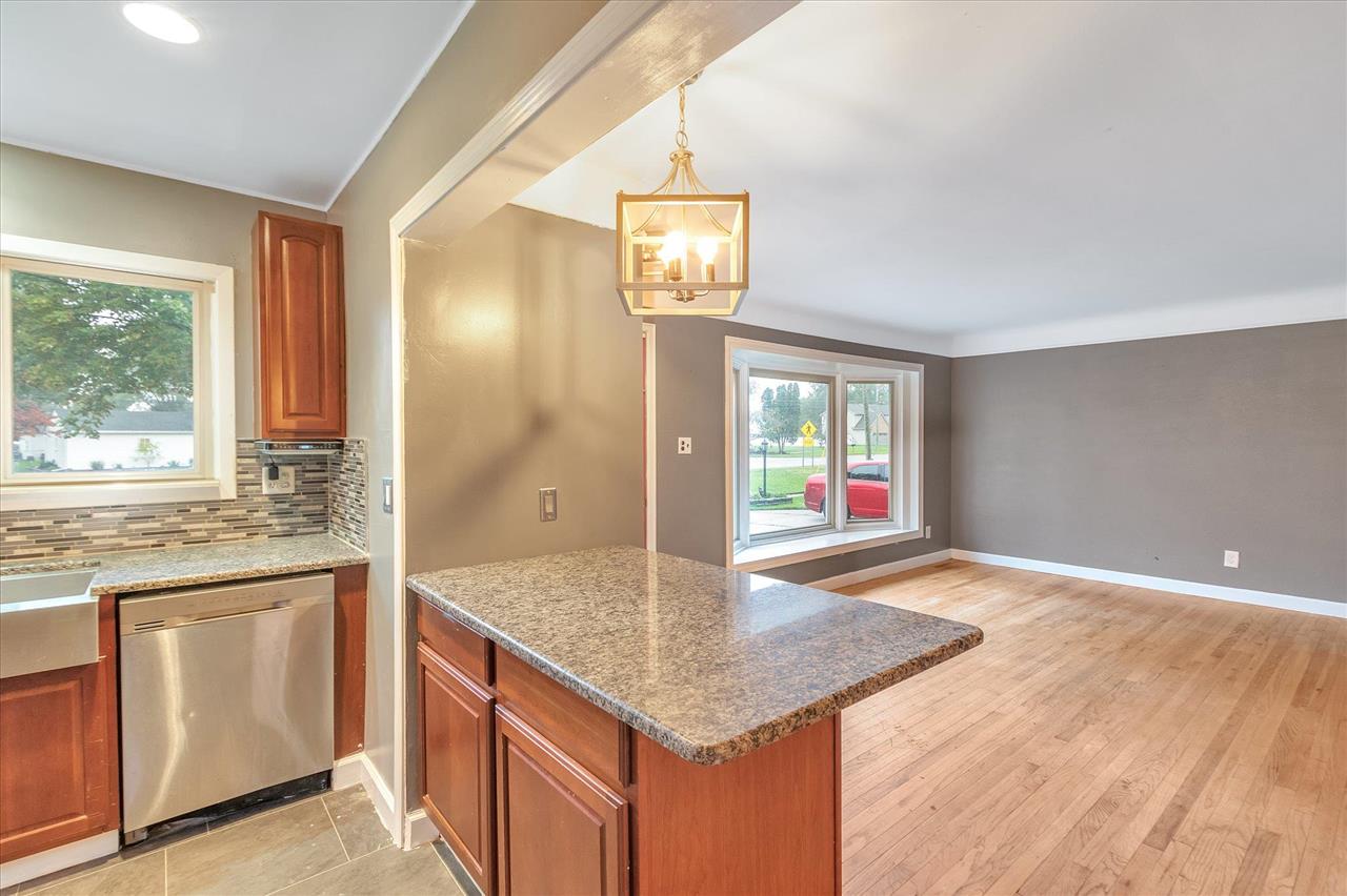 11274 Canal Road Sterling Heights, MI 48314 - Photo 23 of 43 50057091-22.JPG