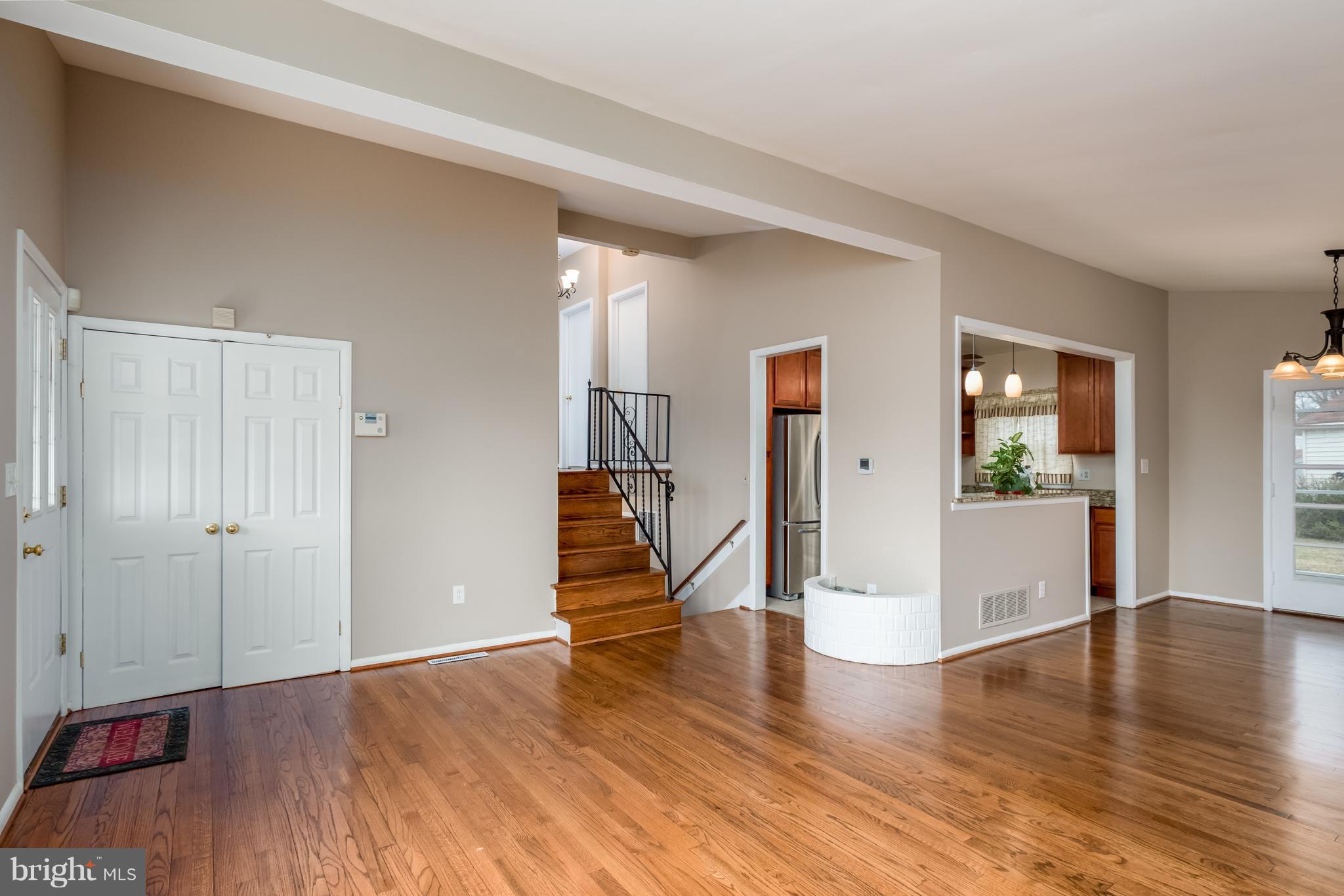 8500 Charlton Road Randallstown, MD 21133 - Photo 7 of 29 Living Room