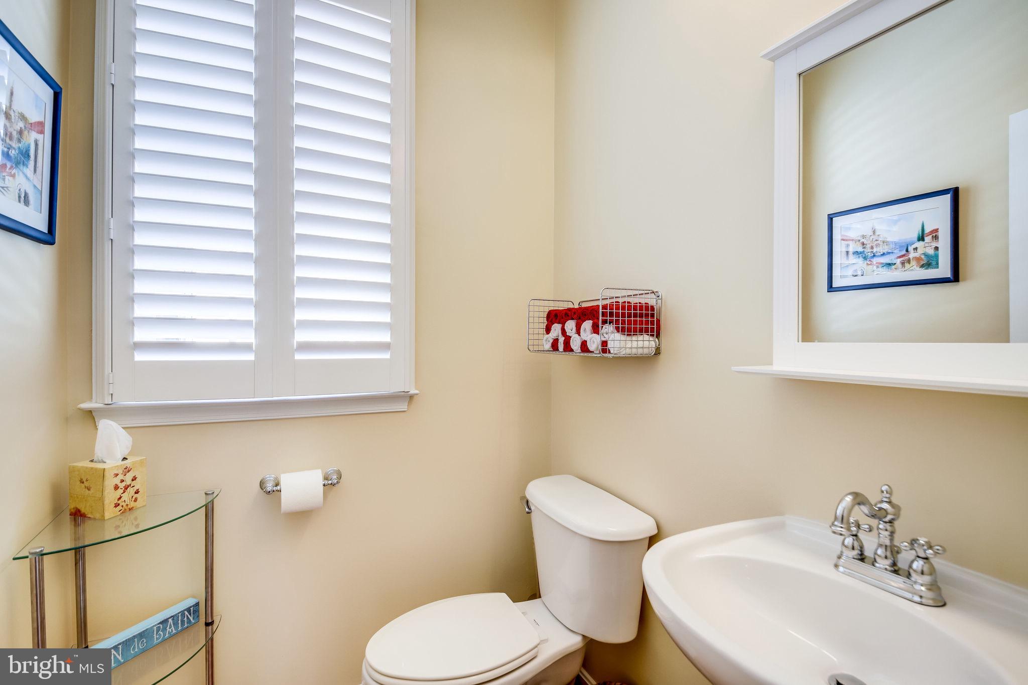 7523 Rio Grande Way Gainesville, VA 20155 - Photo 50 of 128 Main level half bath