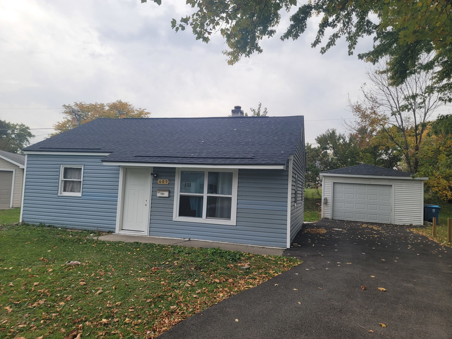 409 Dayward Court Aurora, IL 60505 - Photo 1 of 10