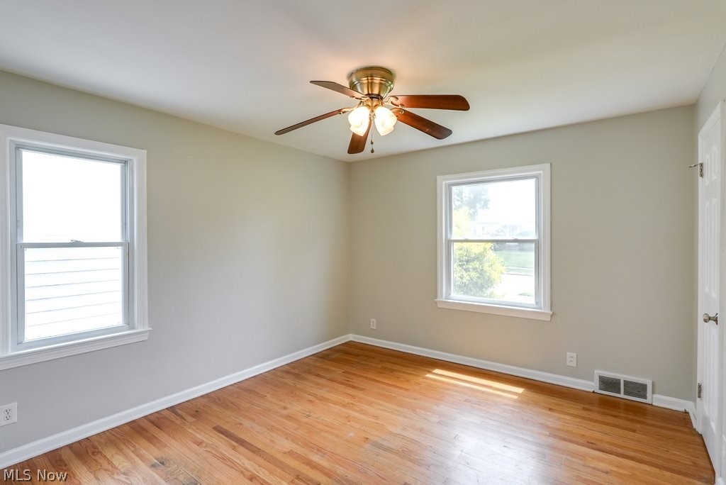 4225 Lambert Road Cleveland, OH 44121 - Photo 15 of 27