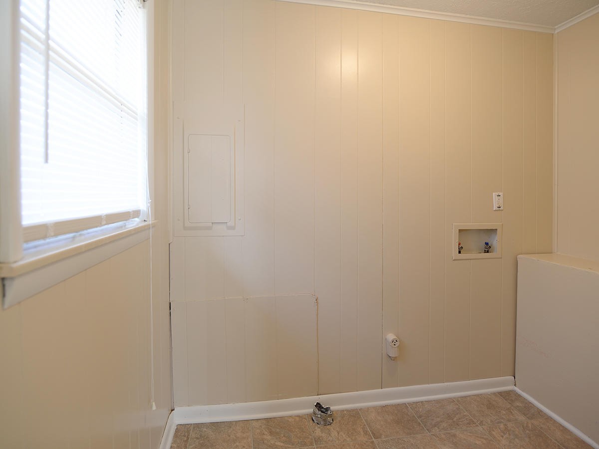 234 Evans Road Kingston, TN 37763 - Photo 7 of 12 a view of a small space