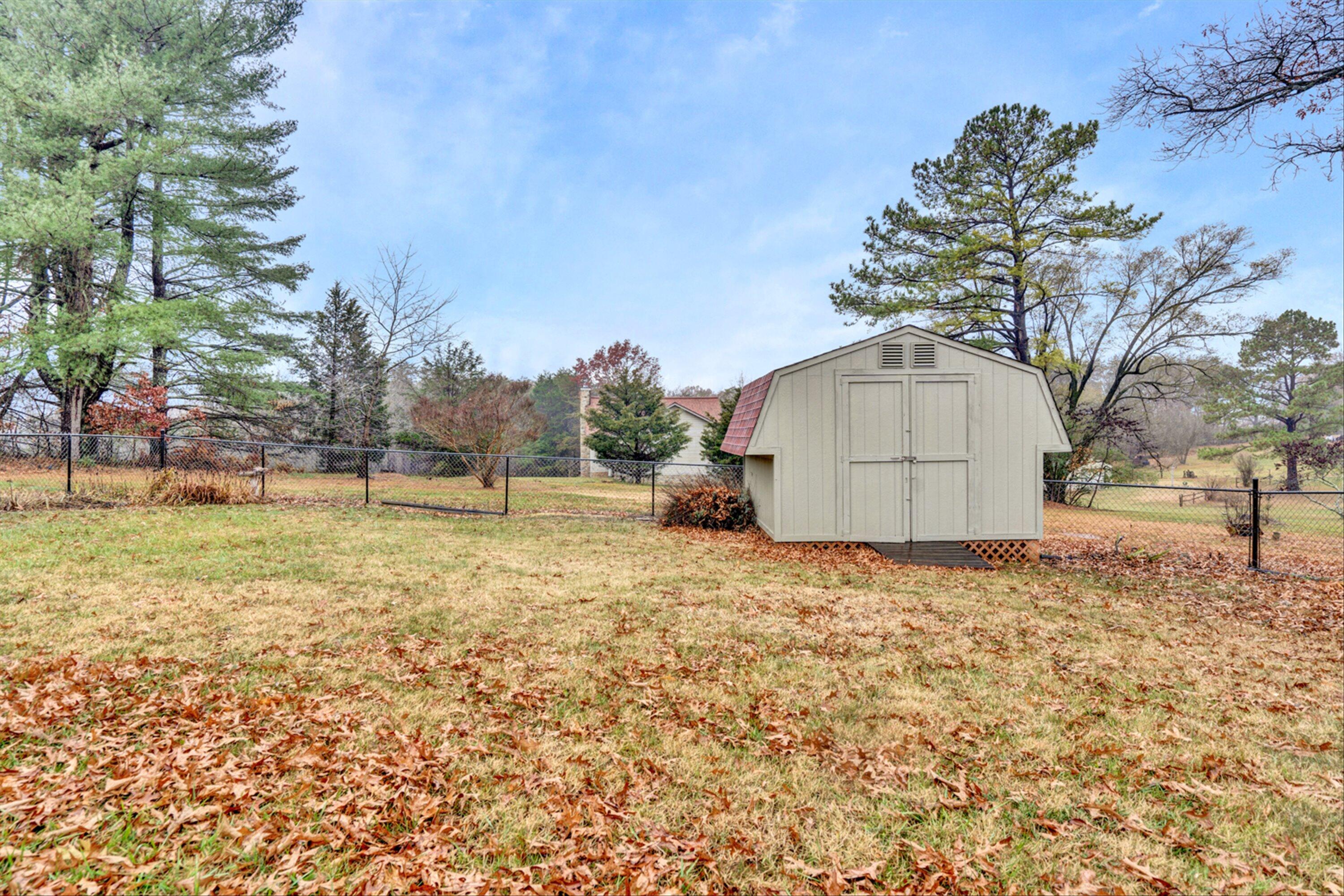 3263 Pitzer Road Roanoke, VA 24014 - Photo 19 of 20 Barn Shed