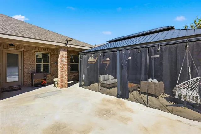 $389,000 | 3934 Dickinson Avenue, Aubrey, TX 76227