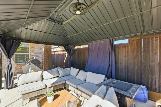 $389,000 | 3934 Dickinson Avenue, Aubrey, TX 76227