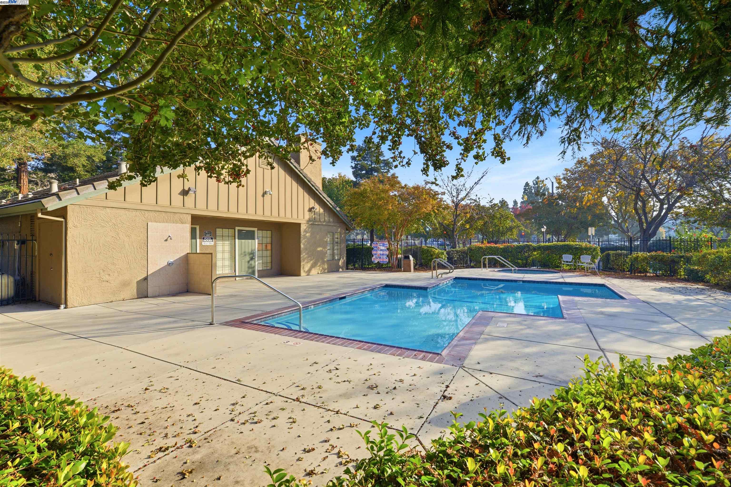2131 Lakeview Circle Pittsburg, CA 94565 - Photo 18 of 24 a view of a house with entertaining space