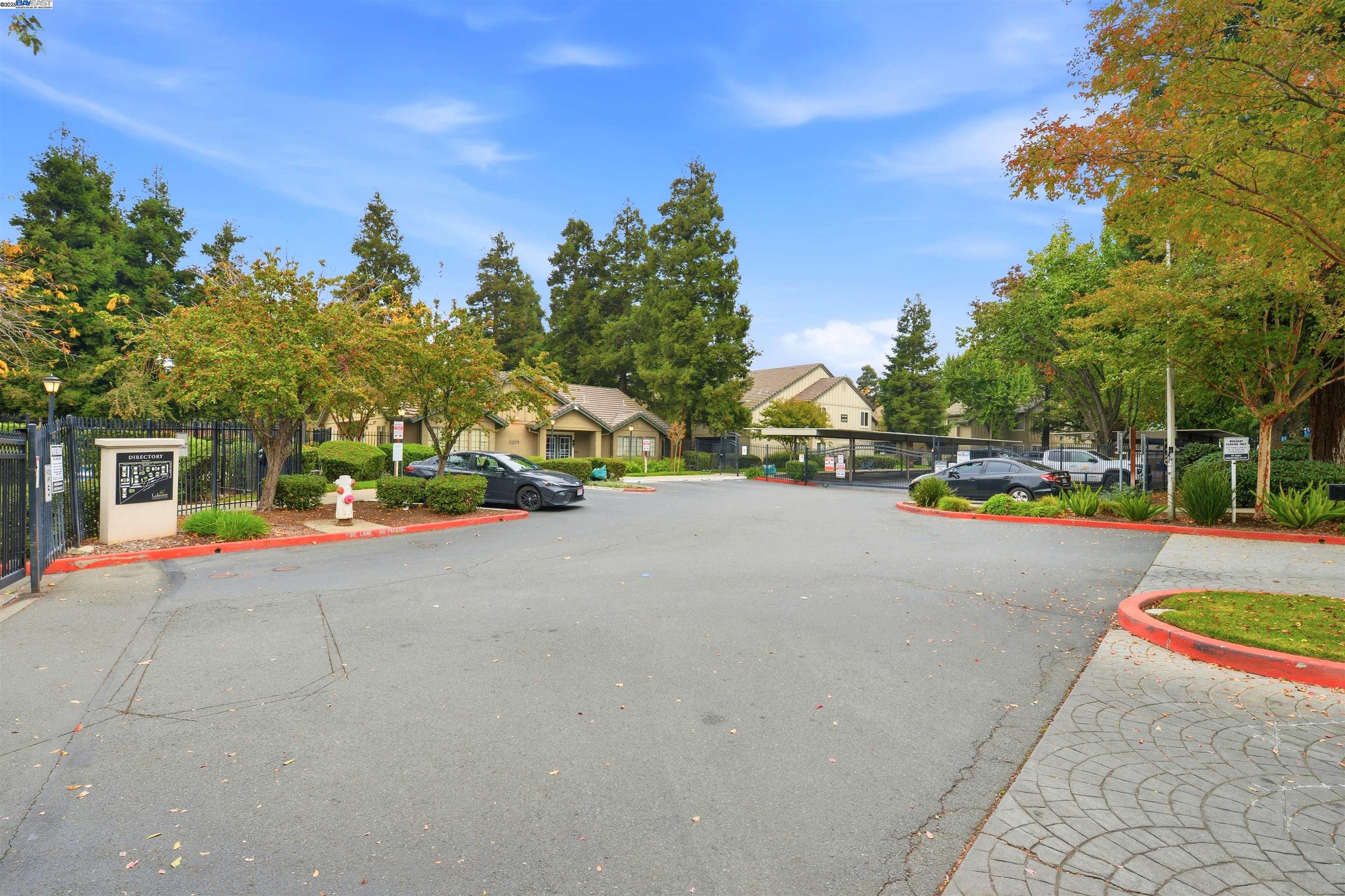 2131 Lakeview Circle Pittsburg, CA 94565 - Photo 24 of 24 a view of the street with houses