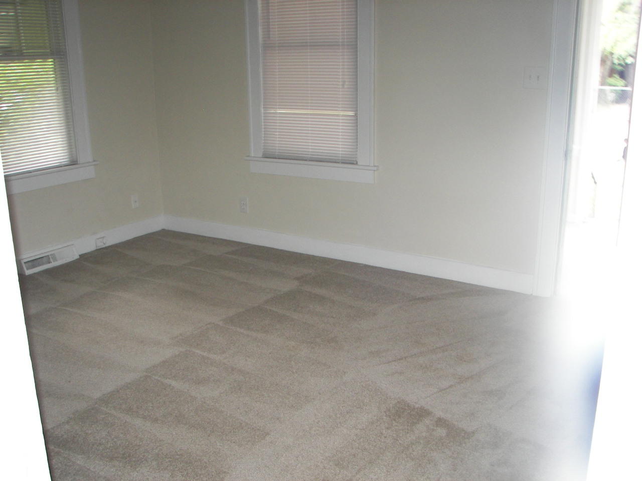2124 Commander Road North Charleston, SC 29405 - Photo 11 of 15 2124 COMMANDER 6-11-09 006