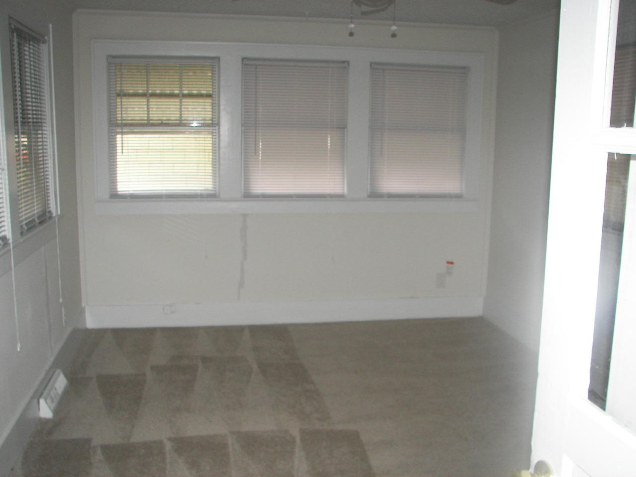 2124 Commander Road North Charleston, SC 29405 - Photo 15 of 15 2124 COMMANDER 6-11-09 011