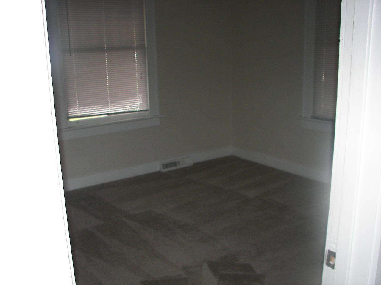 2124 Commander Road North Charleston, SC 29405 - Photo 10 of 15 2124 COMMANDER 6-11-09 005