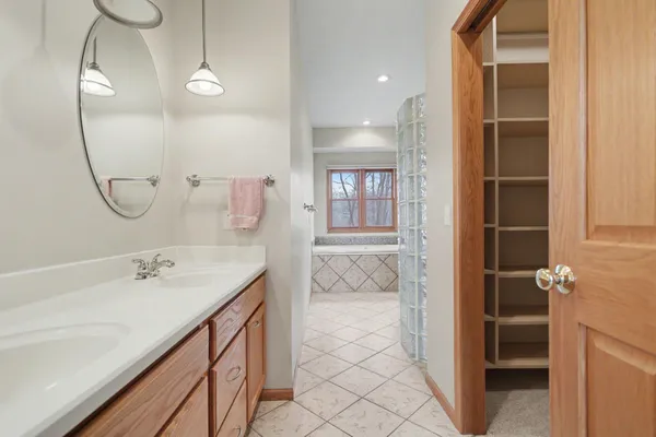 $500,000 | 16711 Stoney Creek Court, Augusta, MI 49012