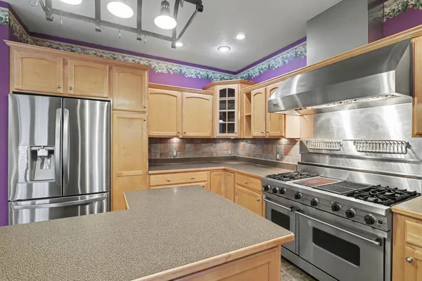 $500,000 | 16711 Stoney Creek Court, Augusta, MI 49012