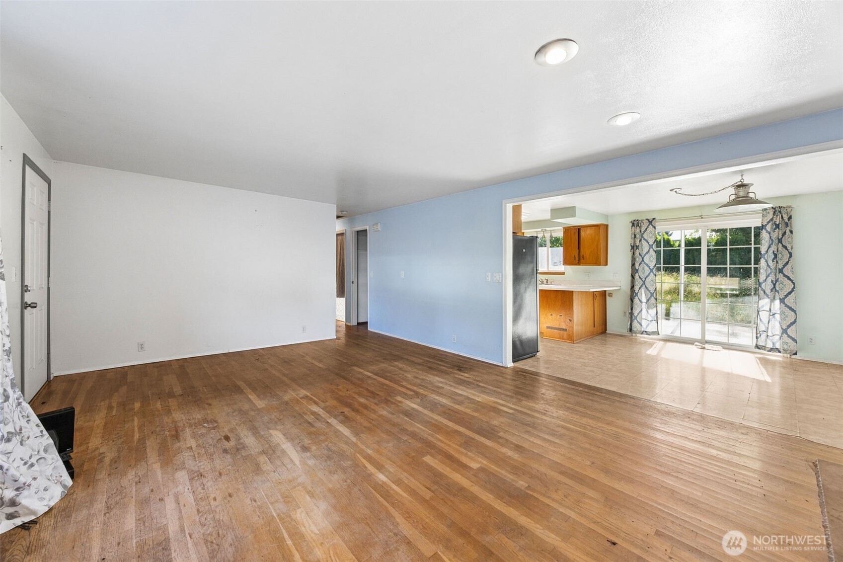 19648 105th Avenue Southeast Renton, WA 98055 - Photo 2 of 19 Gallery Image 2