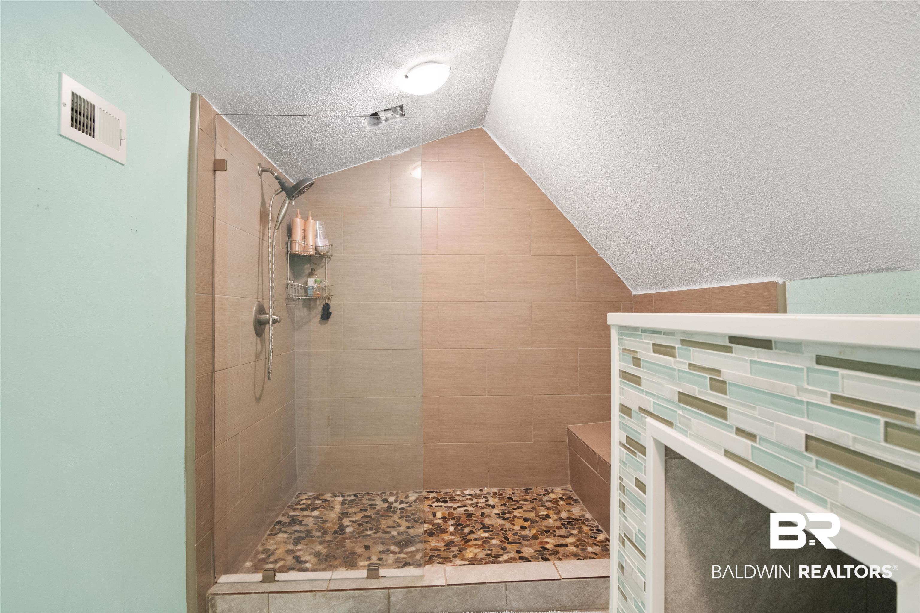 105 Everade Circle Daphne, AL 36526 - Photo 23 of 35 Primary Bathroom