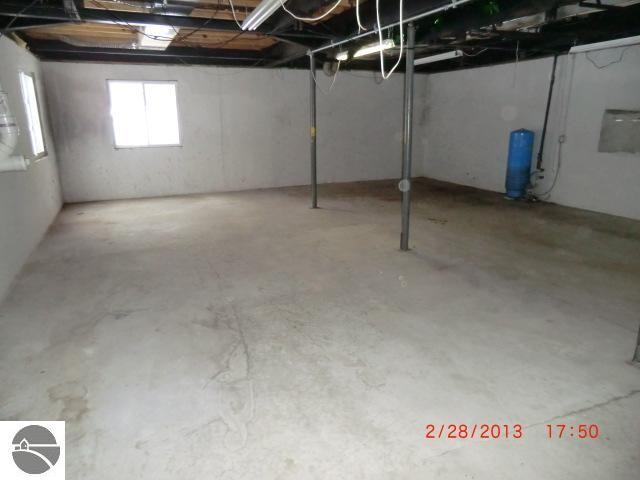 3820 Supply Road Traverse City, MI 49696 - Photo 23 of 25 1742696-22.JPG