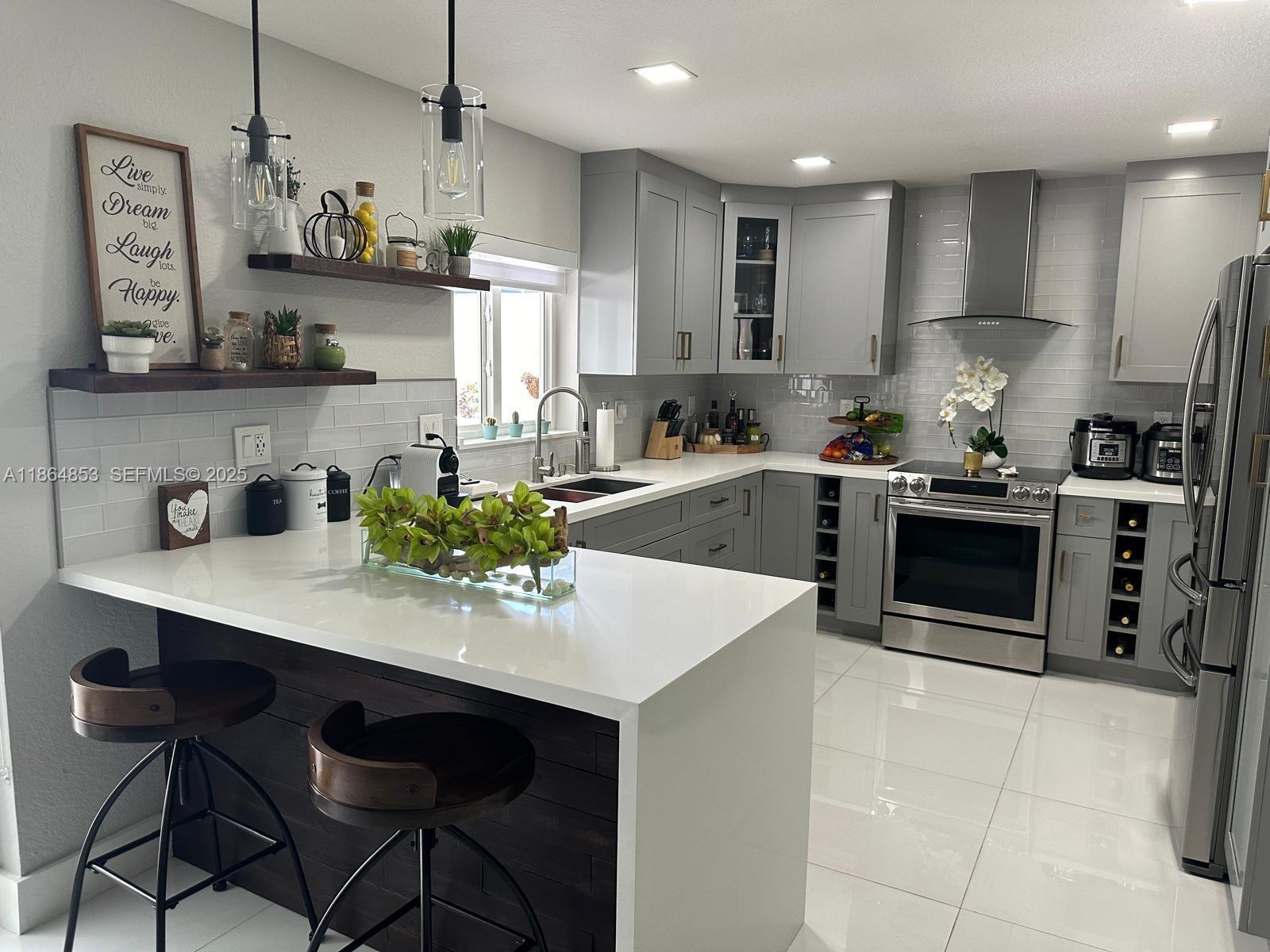 13430 Southwest 118th Place Miami, FL 33186 - Photo 12 of 47