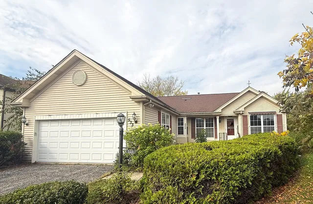 $289,900 | 533 Farmhill Circle, Wauconda, IL 60084