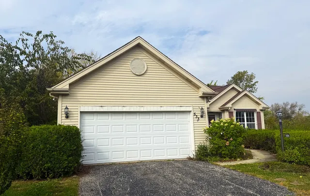$289,900 | 533 Farmhill Circle, Wauconda, IL 60084