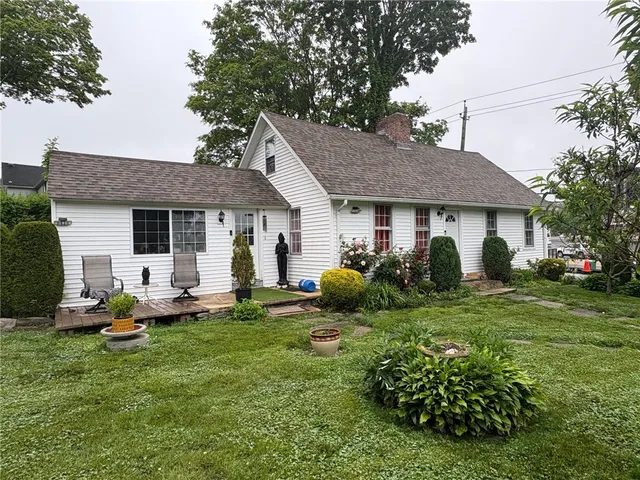 $684,900 | 264 West Main Street, North Kingstown, RI 02852