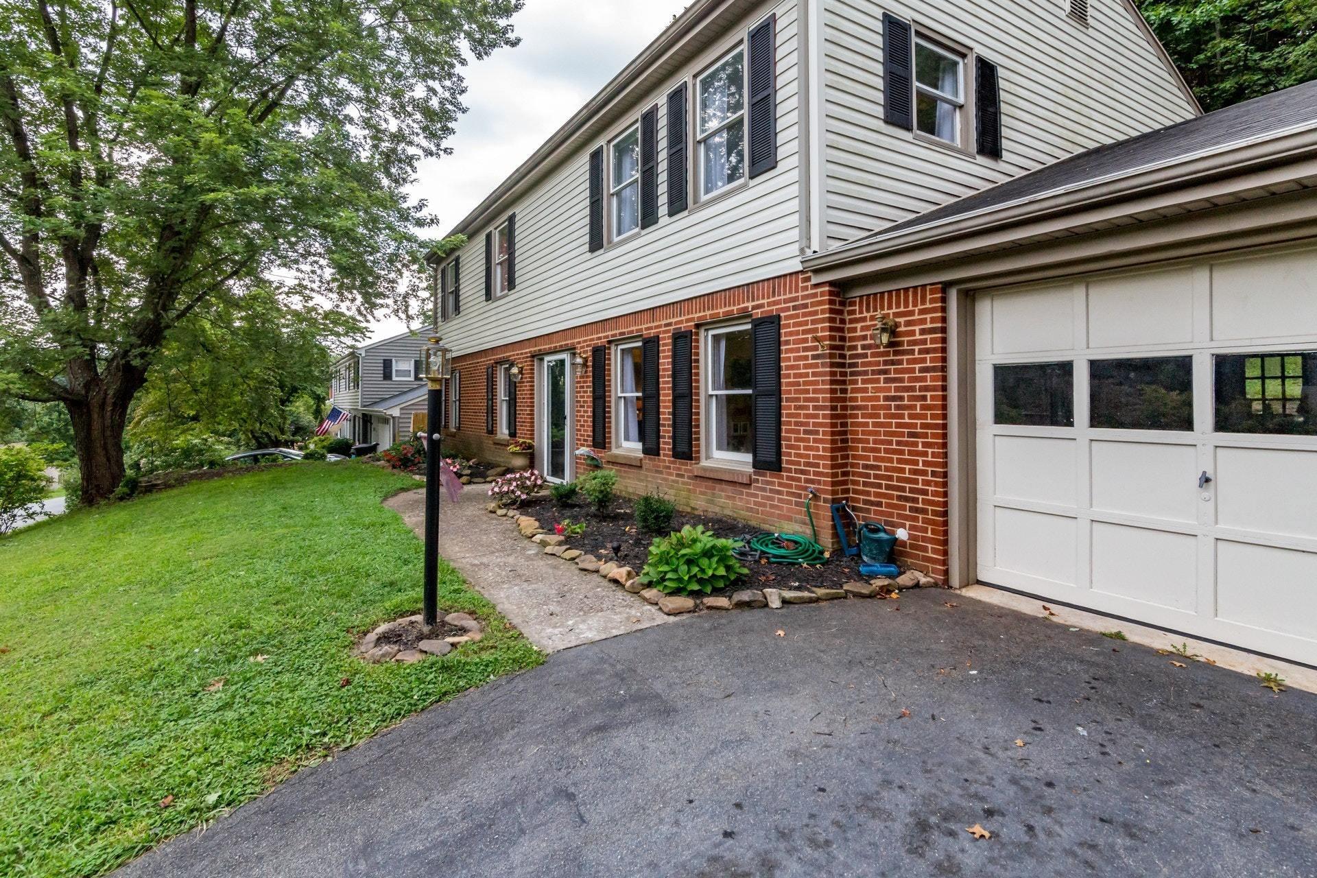 6053 Burnham Road Roanoke, VA 24018 - Photo 34 of 44 034-284671-34-6053 Burnham Dr-0113_67887