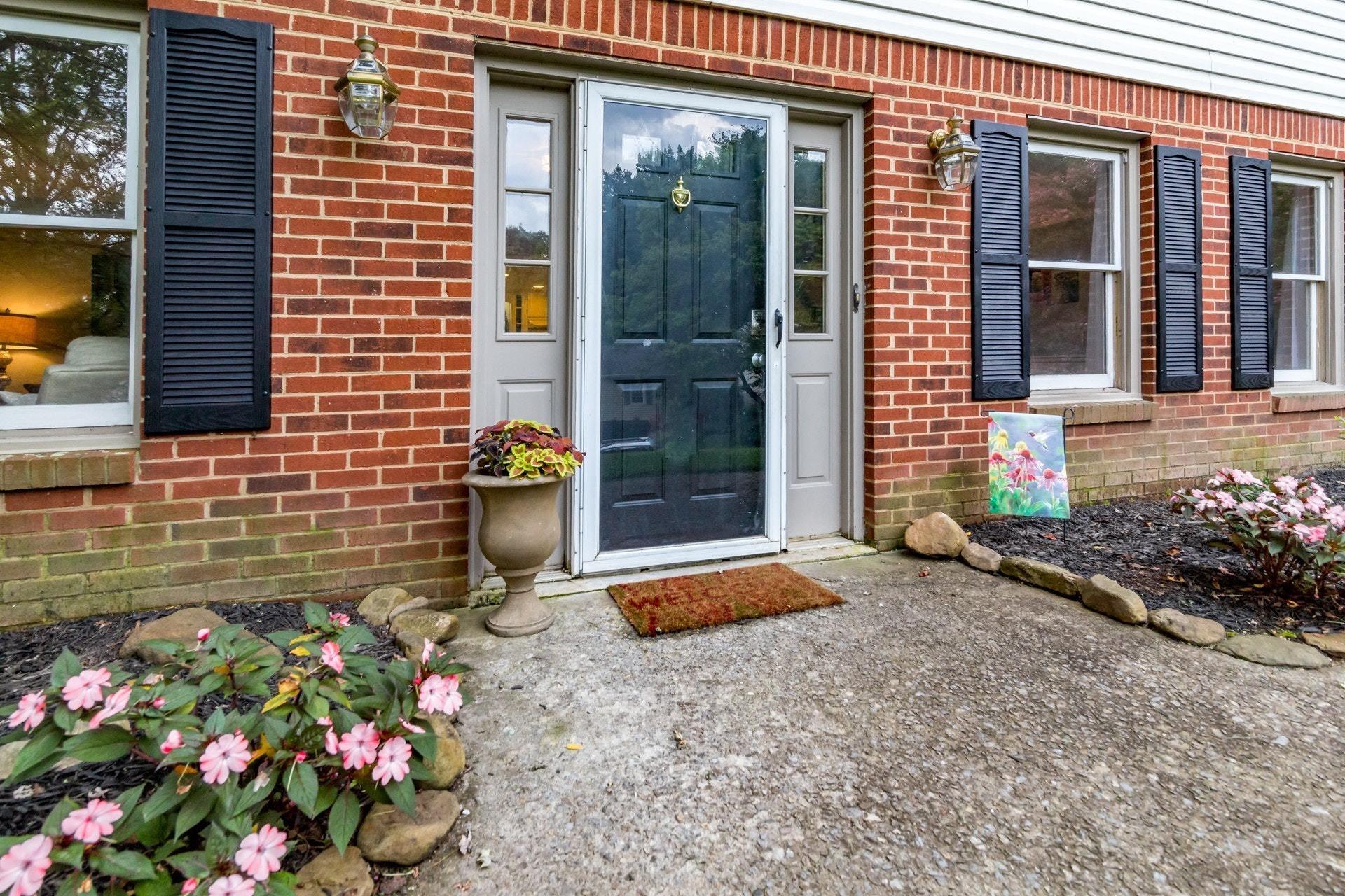 6053 Burnham Road Roanoke, VA 24018 - Photo 6 of 44 005-284671-05-6053 Burnham Dr-0115_67886