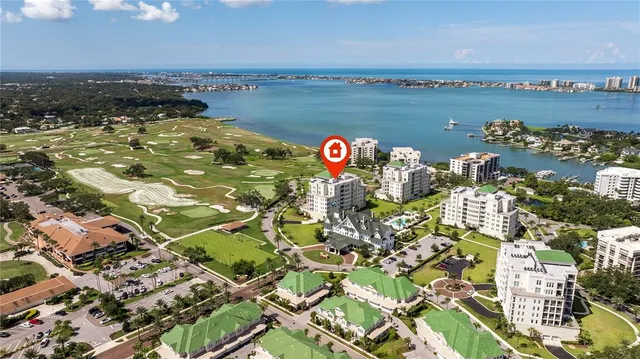 $1,895,000 | 85 Belleview Boulevard, Unit 204, Belleair, FL 33756