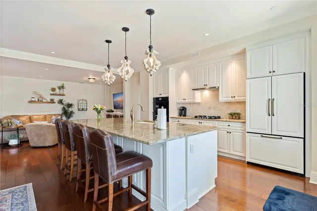 $1,895,000 | 85 Belleview Boulevard, Unit 204, Belleair, FL 33756