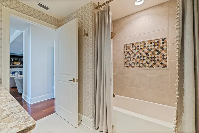 $1,895,000 | 85 Belleview Boulevard, Unit 204, Belleair, FL 33756