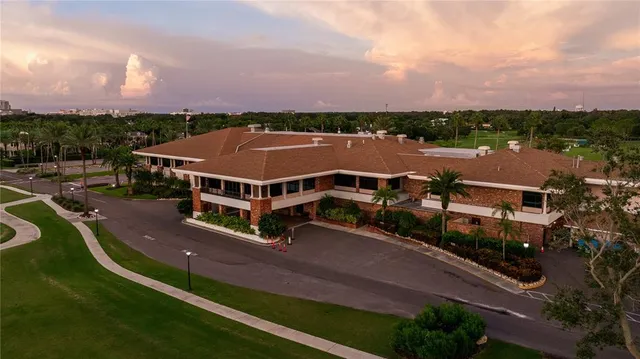 $1,895,000 | 85 Belleview Boulevard, Unit 204, Belleair, FL 33756