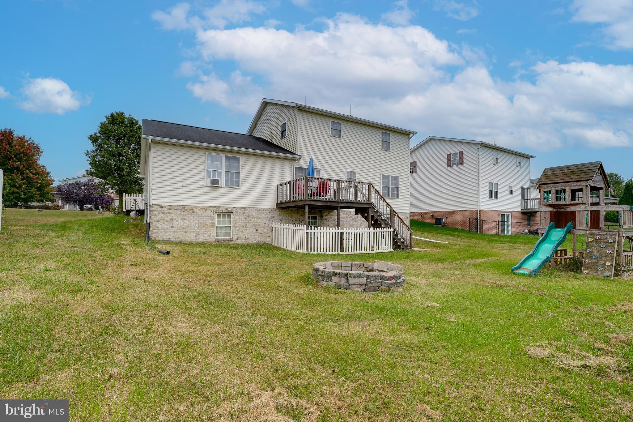 1751 Holly Lane Chambersburg, PA 17202 - Photo 2 of 27