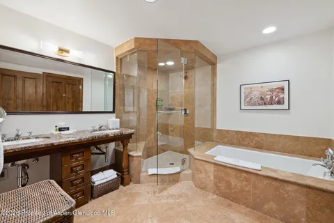 $995,000 | 415 East Dean St Unit 42 Wks 26 & 27, Aspen, CO 81611