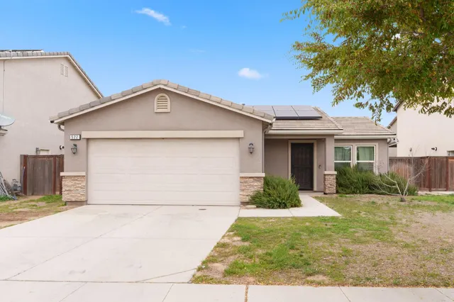 $329,000 | 522 Barbara Avenue, Sanger, CA 93657