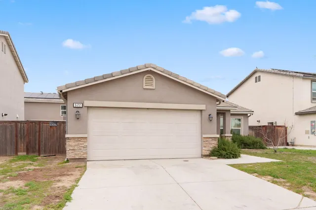 $329,000 | 522 Barbara Avenue, Sanger, CA 93657