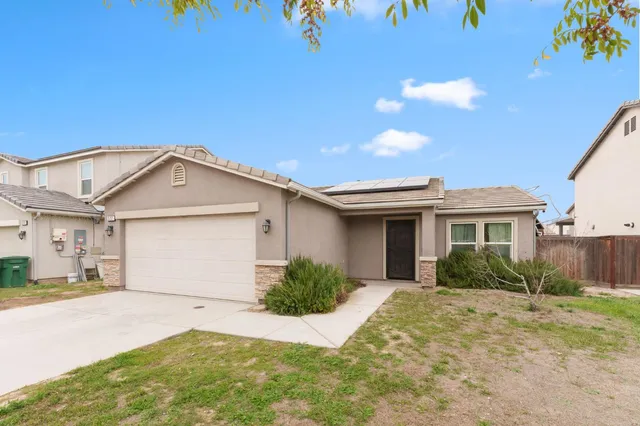 $329,000 | 522 Barbara Avenue, Sanger, CA 93657