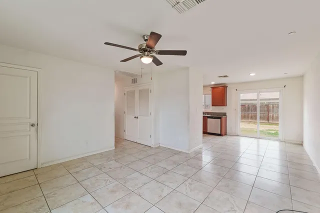 $329,000 | 522 Barbara Avenue, Sanger, CA 93657