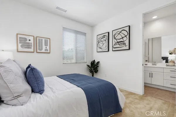 $1,370,000 | 15 Eclipse, Lake Forest, CA 92630