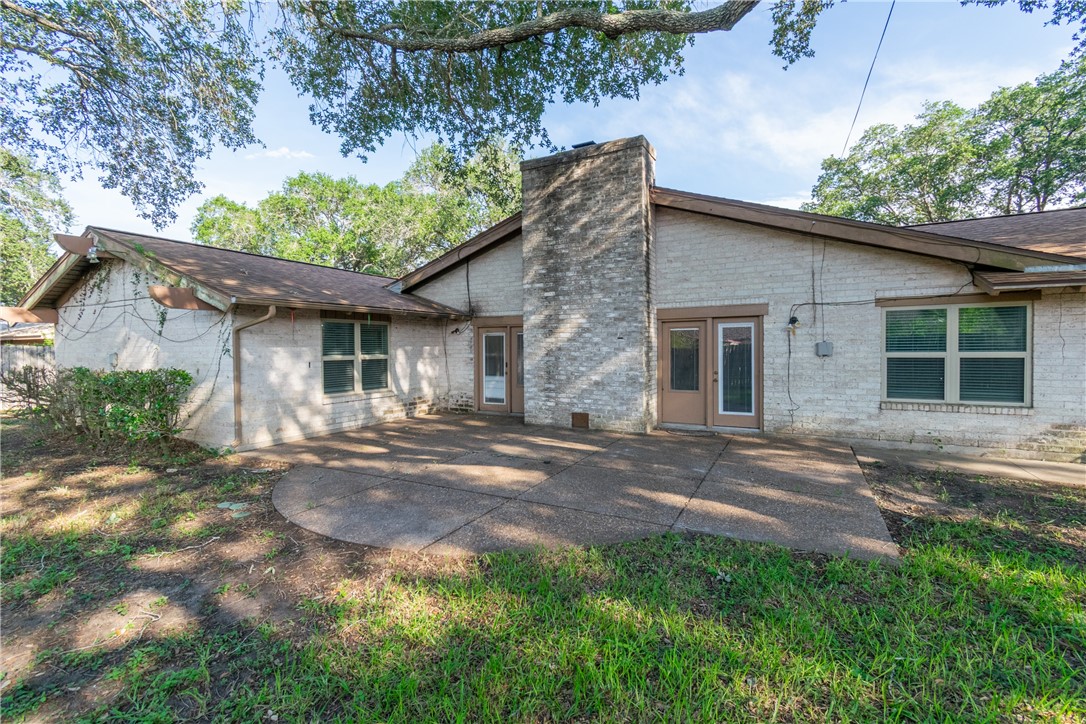 1307 Lincoln Street Alice, TX 78332 - Photo 4 of 34