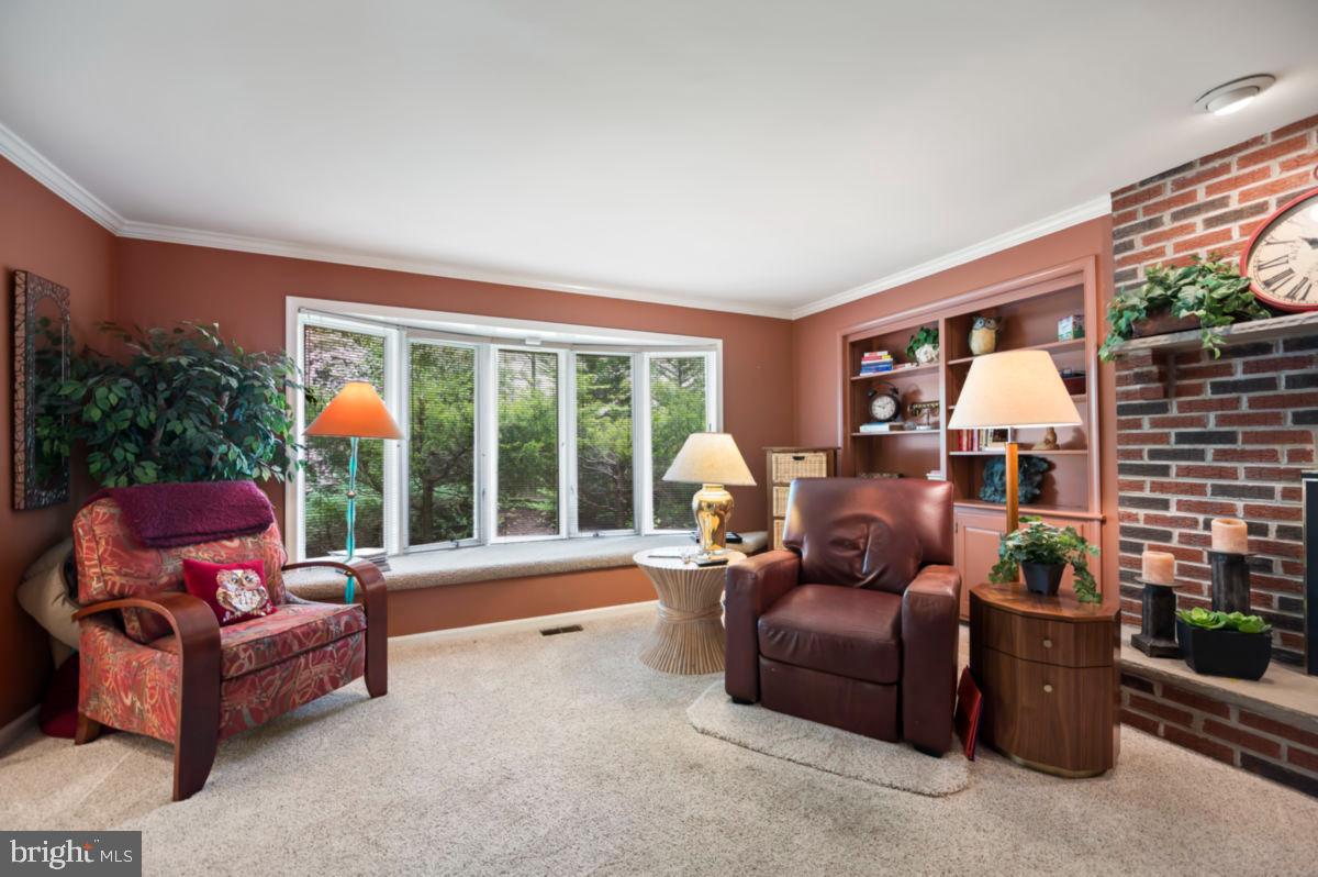 1044 Beaumont Road Berwyn, PA 19312 - Photo 10 of 36 Family Room