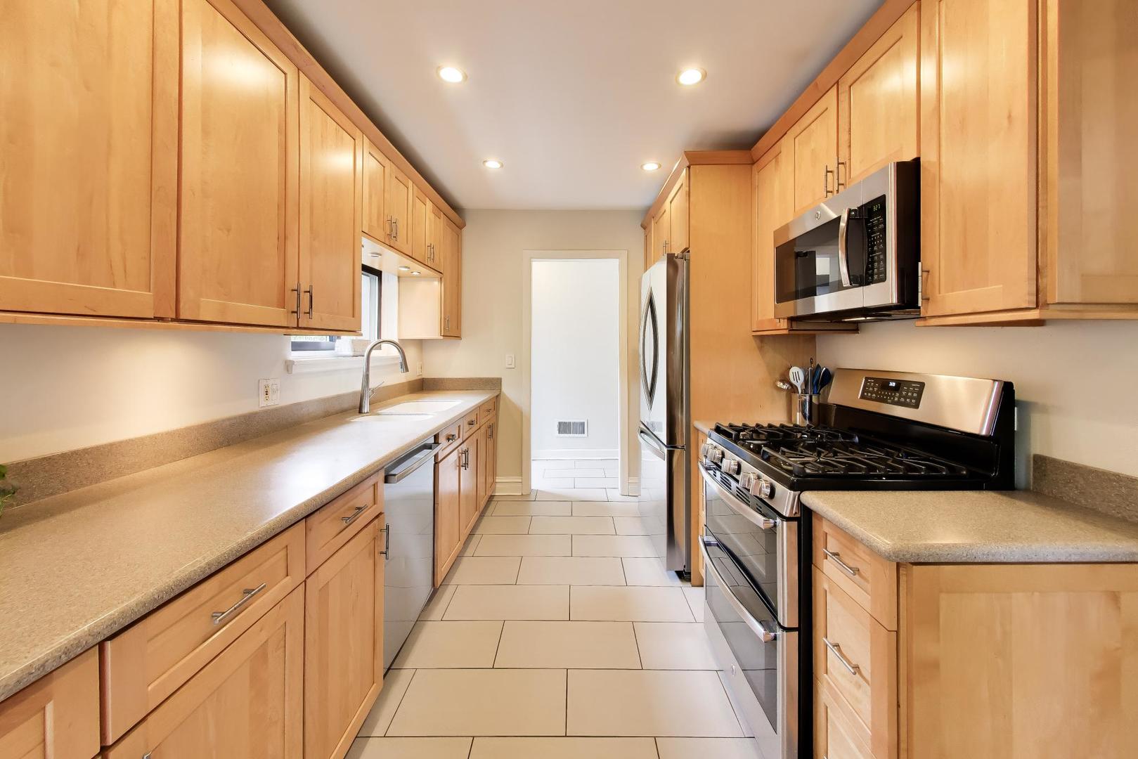 8835 Forestview Road Evanston, IL 60203 - Photo 11 of 44 Gallery Image 11