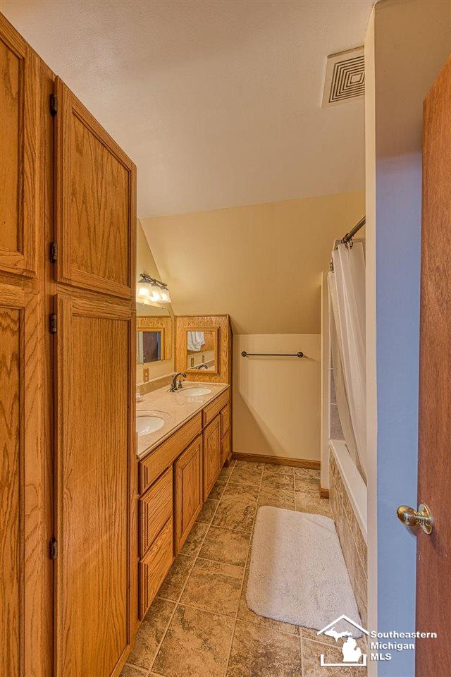 7696 War Road Newport, MI 48166 - Photo 21 of 47 50072049-20.JPG