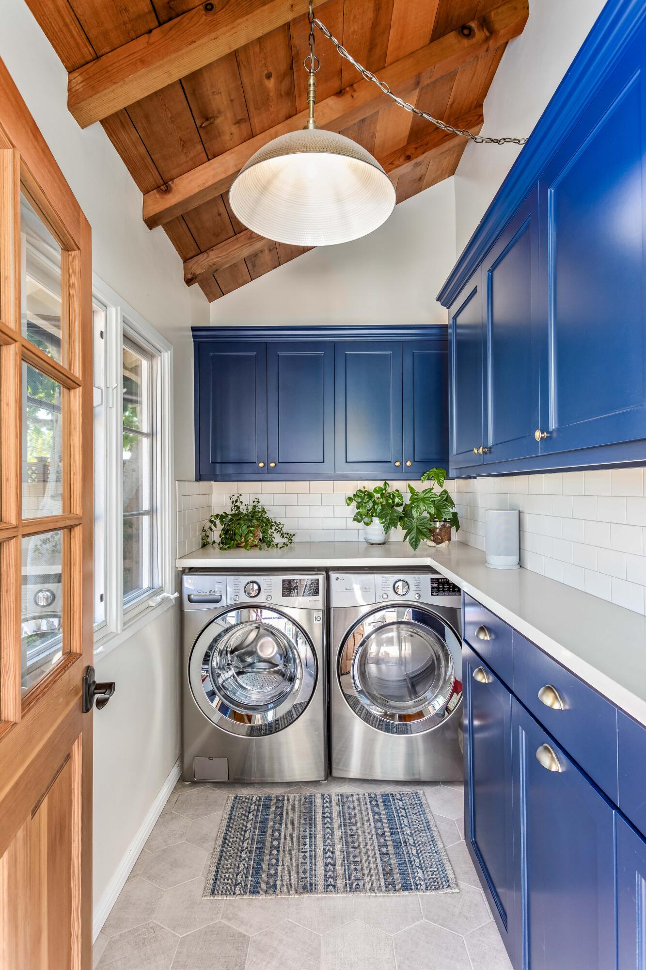 441 Baldwin Road Santa Barbara, CA 93105 - Photo 13 of 16 Laundry Room
