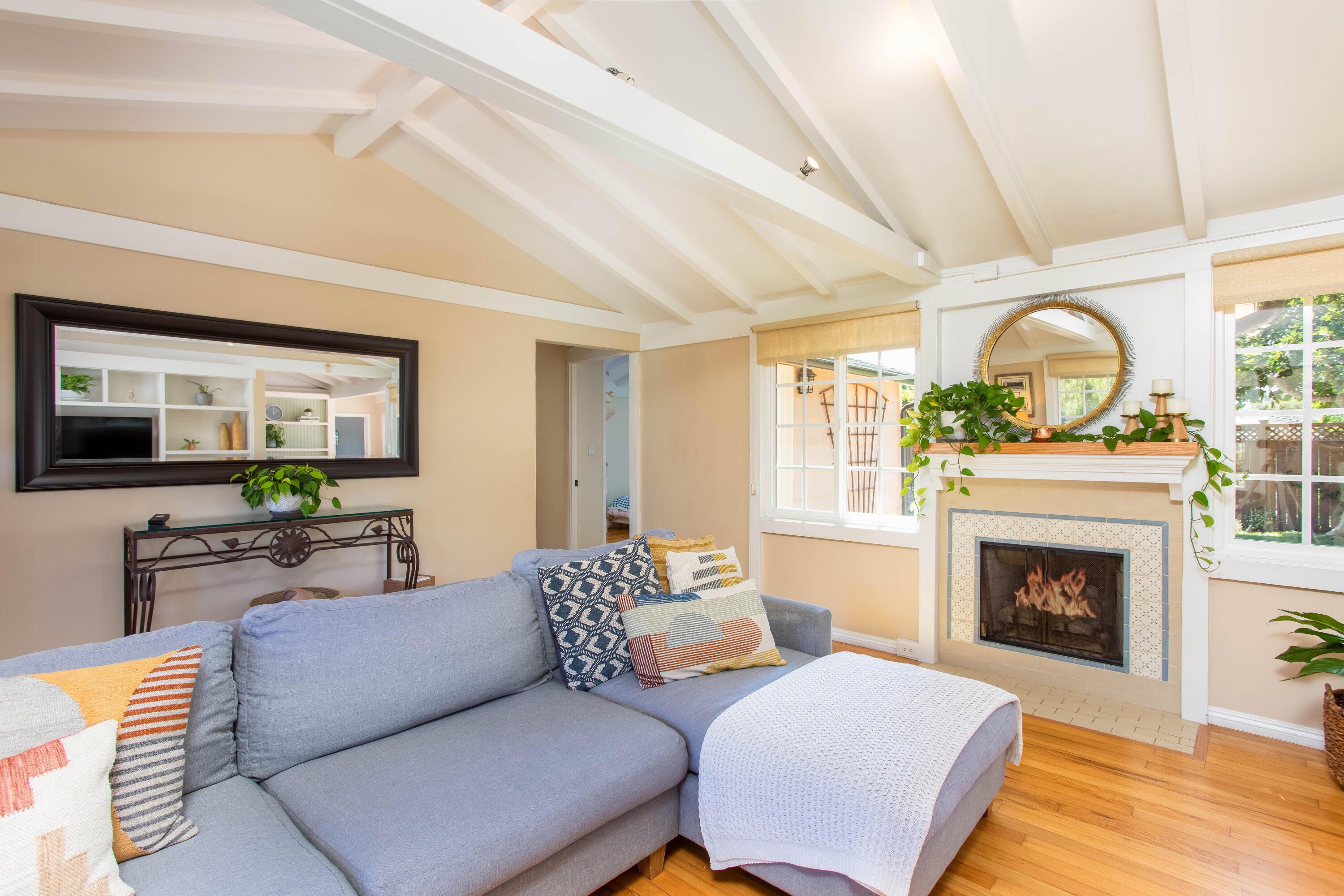 441 Baldwin Road Santa Barbara, CA 93105 - Photo 4 of 16 Living Room & FP