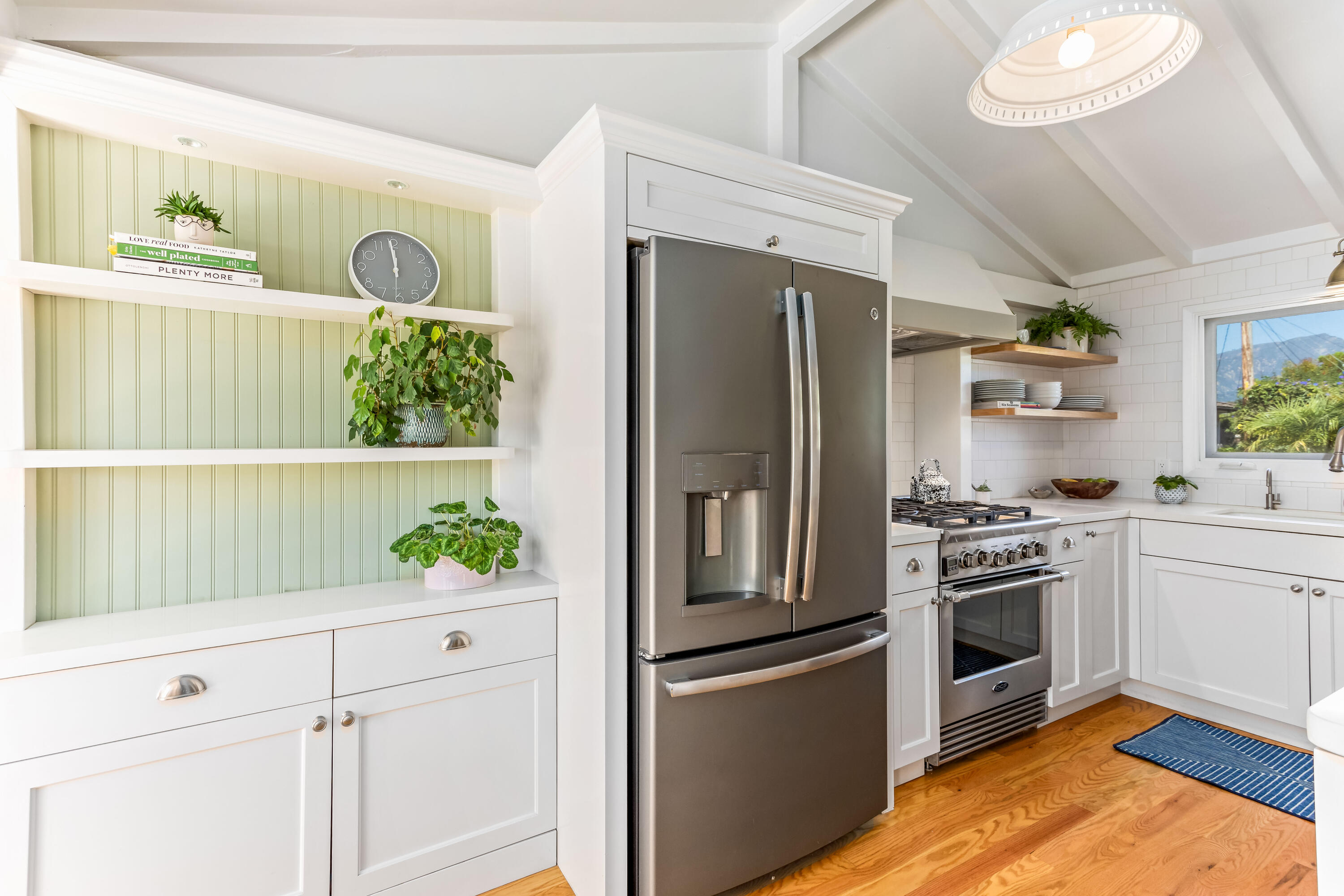 441 Baldwin Road Santa Barbara, CA 93105 - Photo 6 of 16 Kitchen