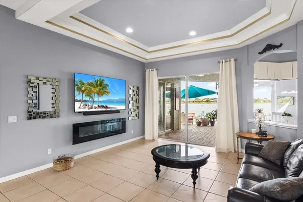 $675,000 | 7020 74th St Circle East, Bradenton, FL 34203