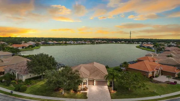 $675,000 | 7020 74th St Circle East, Bradenton, FL 34203